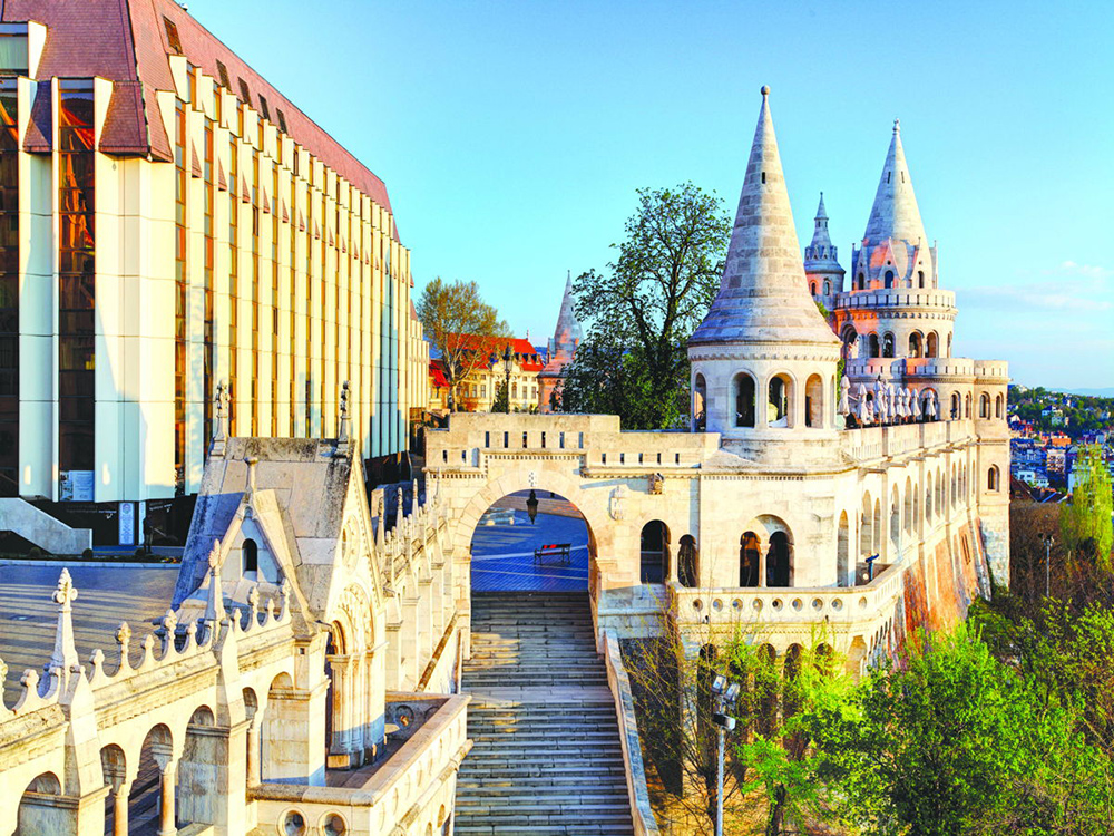 Orta Avrupa'nın Altın Üçgeni Cesky Krumlov & Bratislava & Pandorf Outlet Turları Dahil Ajet HY ile Promosyon 7 Gece 8 Gün (BUD-PRG)